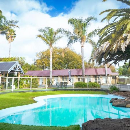Tropicana Motor Inn Cowes Exteriör bild