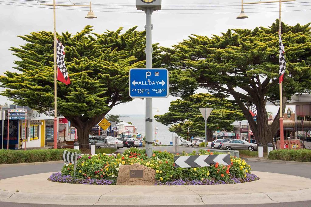 Tropicana Motor Inn Cowes Exteriör bild
