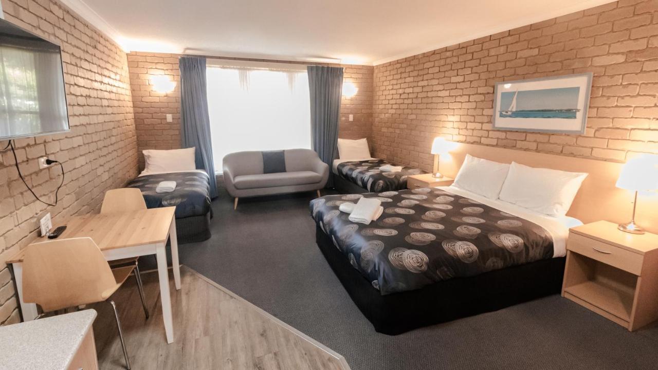 Tropicana Motor Inn Cowes Exteriör bild