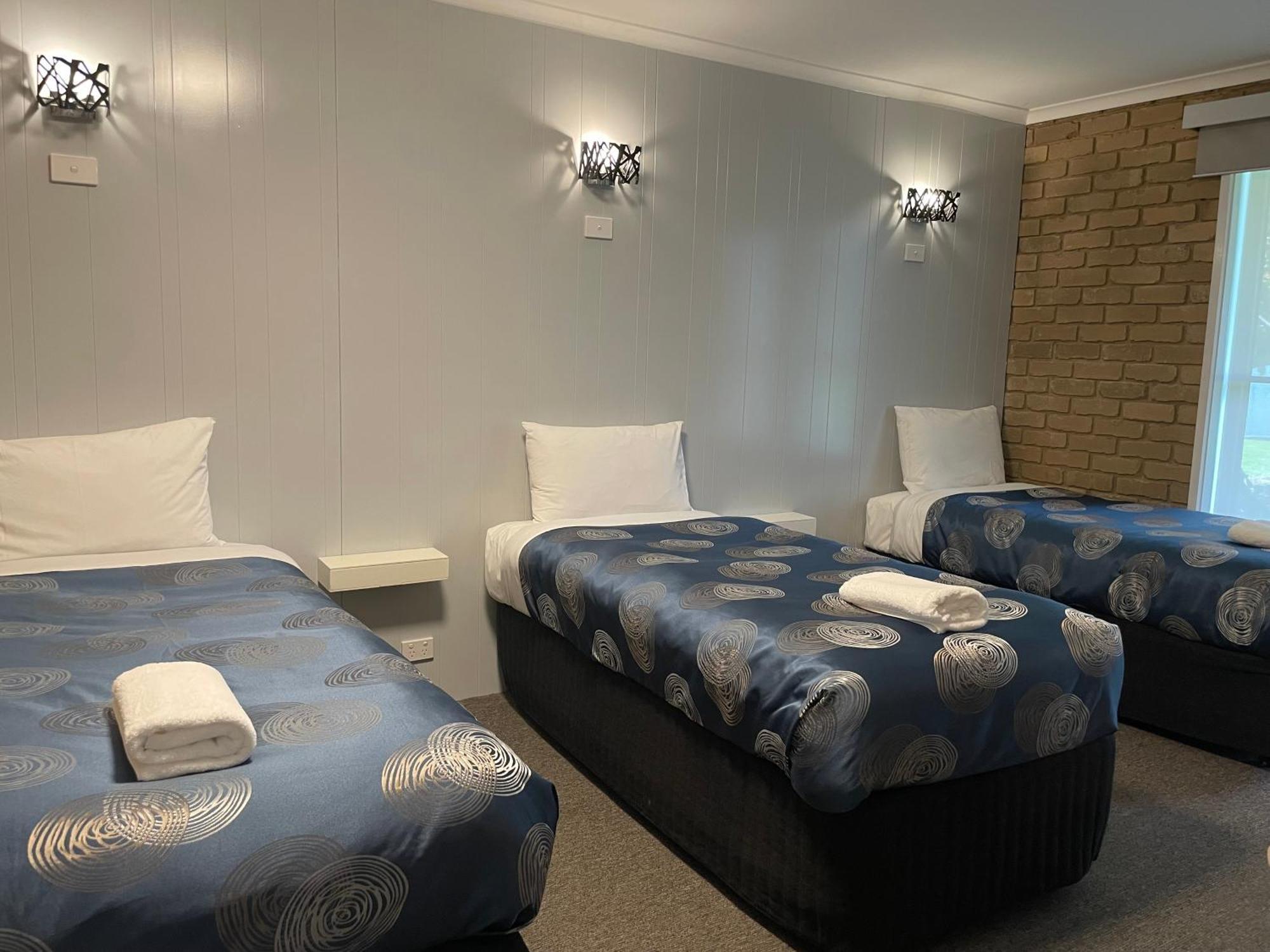 Tropicana Motor Inn Cowes Exteriör bild